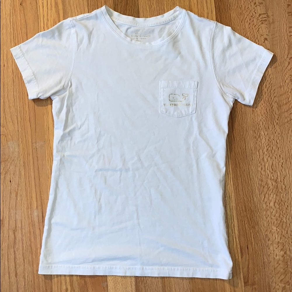 Women’s Vineyard Vines tee
